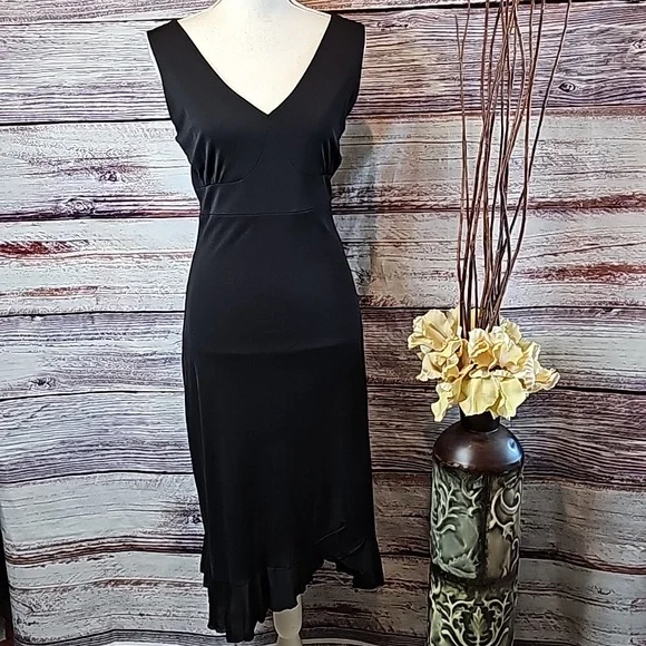 NEW i.e. PETITE BLACK LINED SLEEVELESS CICKTAIL DRESS - Picture 2 of 13